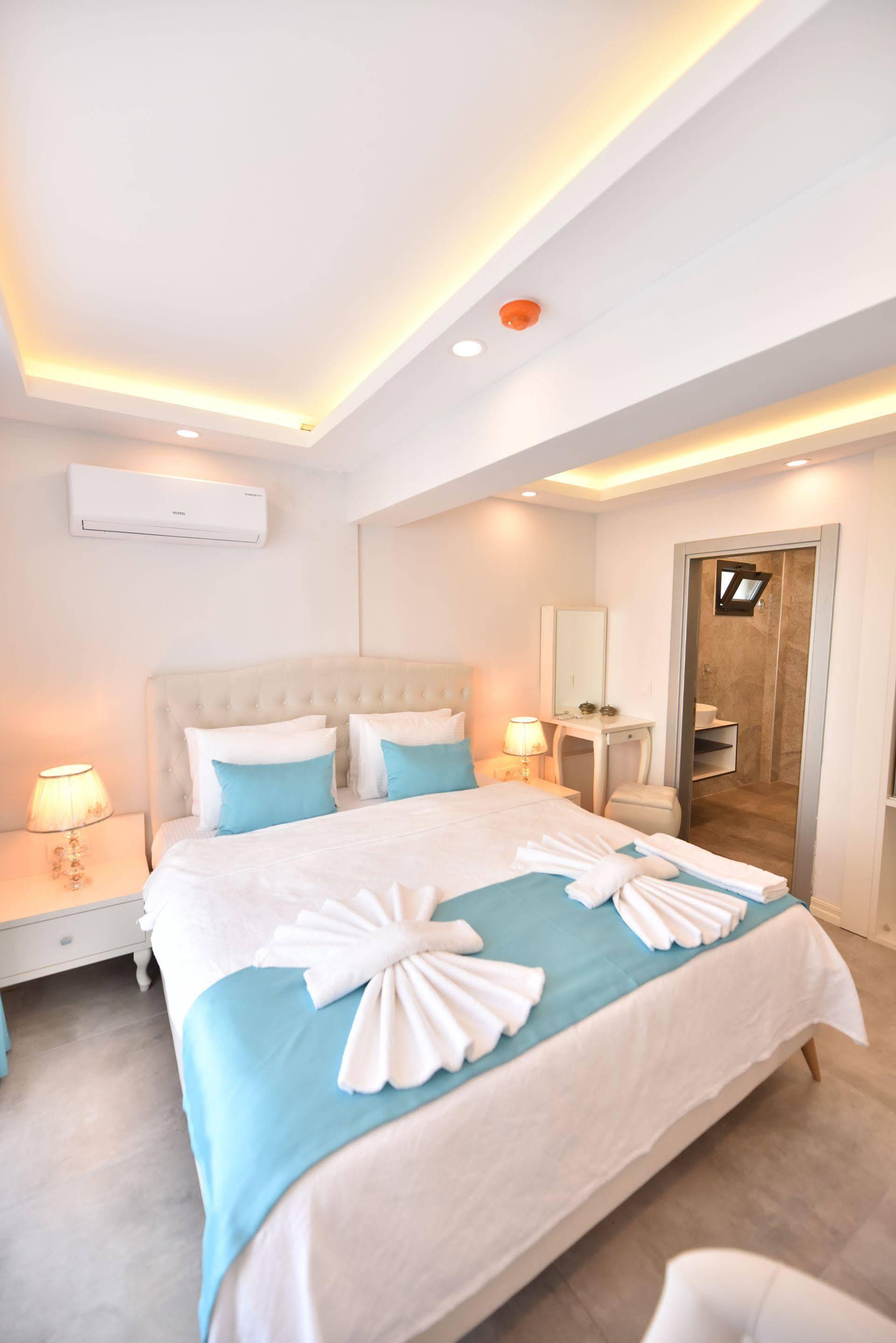 Monastery Suites Hotel-Fethiye โอลลุนเดนิซ ภายนอก รูปภาพ