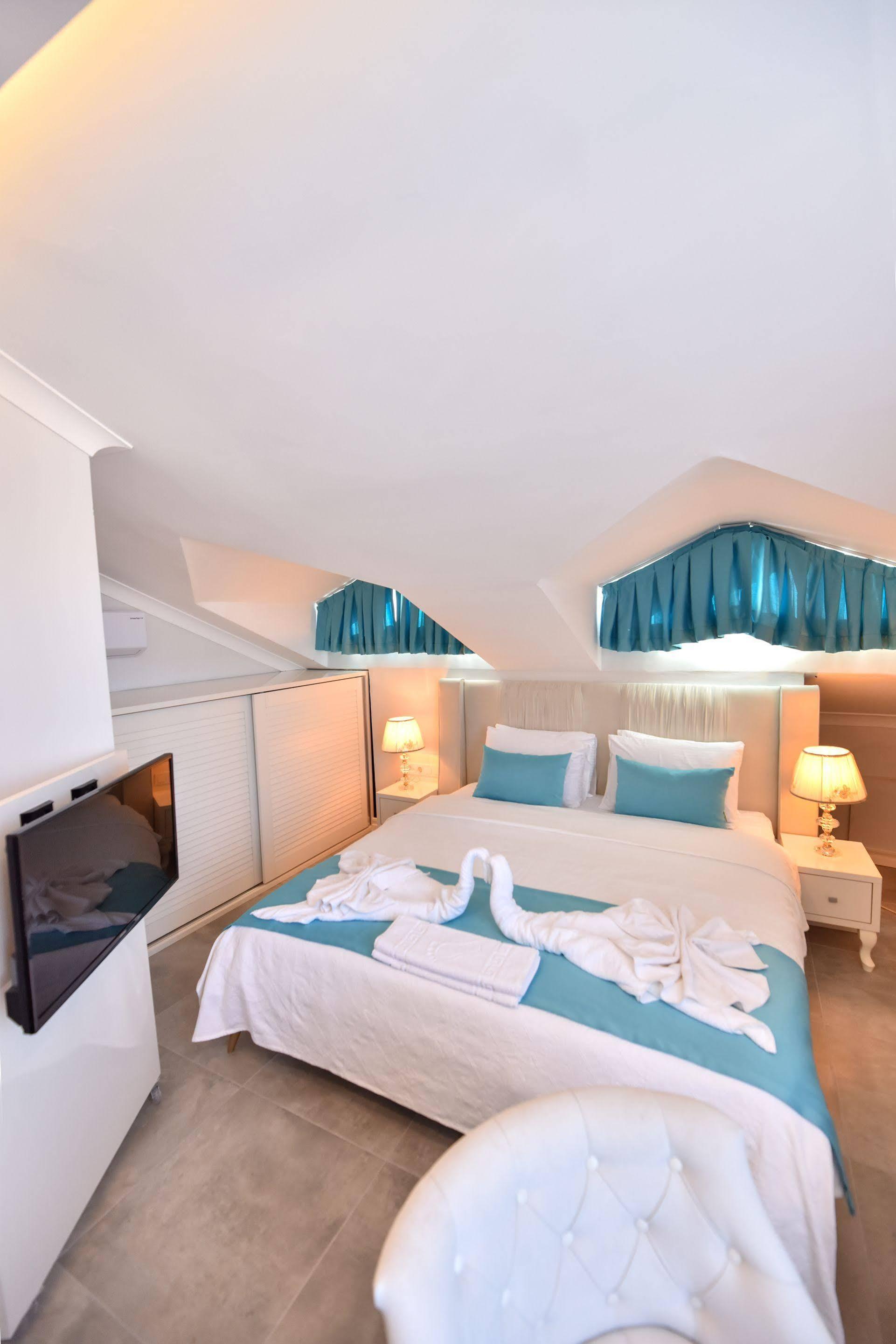 Monastery Suites Hotel-Fethiye โอลลุนเดนิซ ภายนอก รูปภาพ