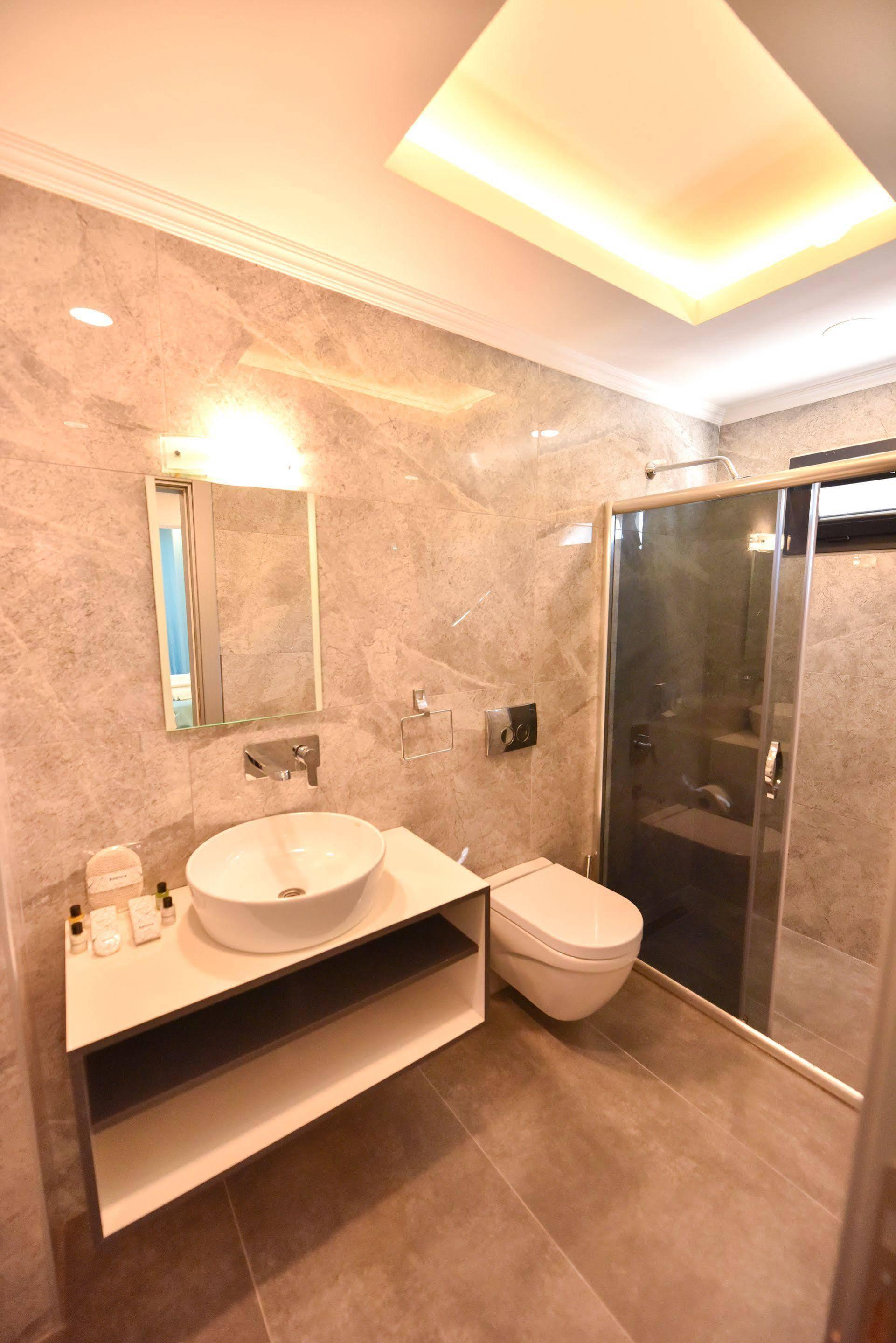 Monastery Suites Hotel-Fethiye โอลลุนเดนิซ ภายนอก รูปภาพ