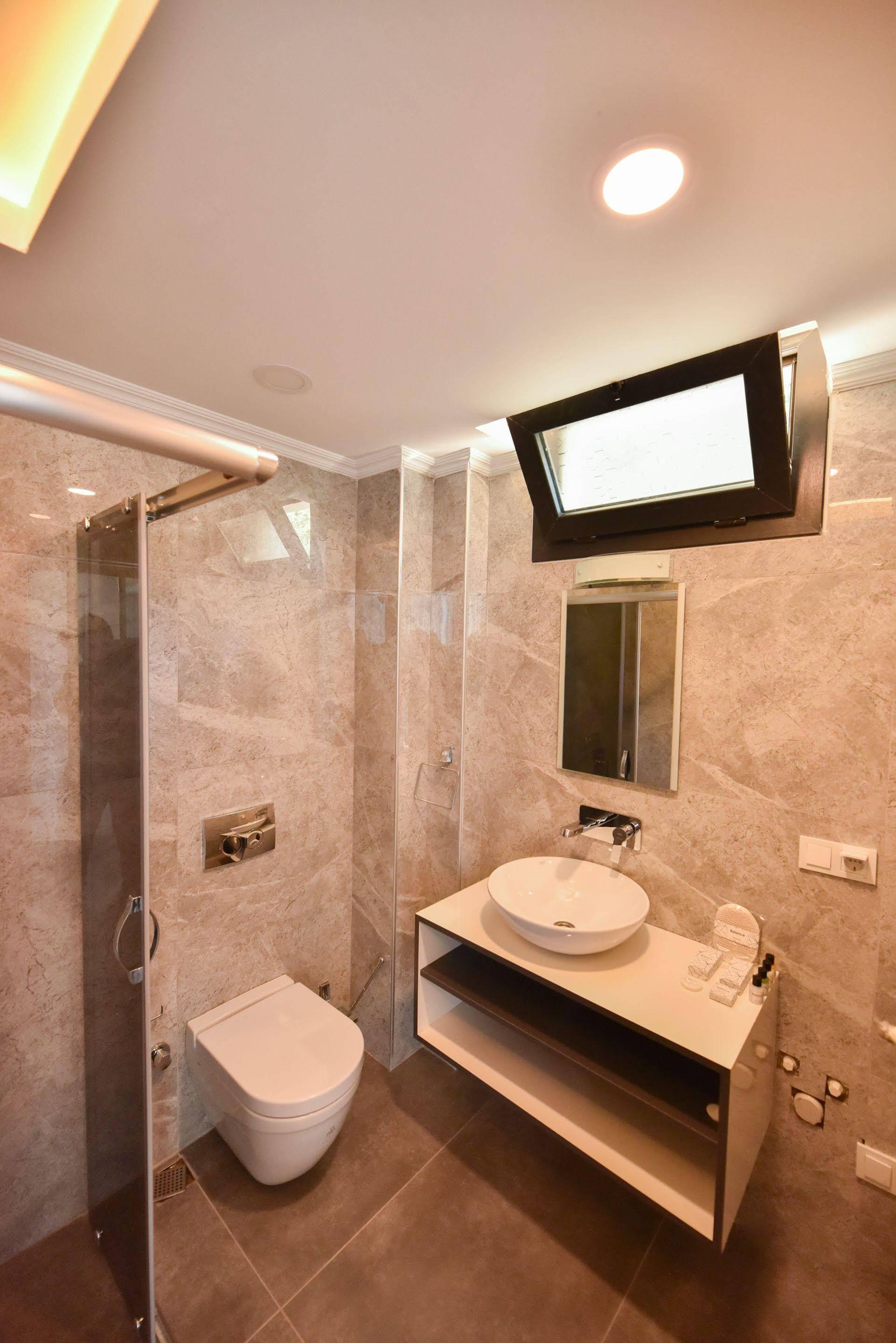 Monastery Suites Hotel-Fethiye โอลลุนเดนิซ ภายนอก รูปภาพ