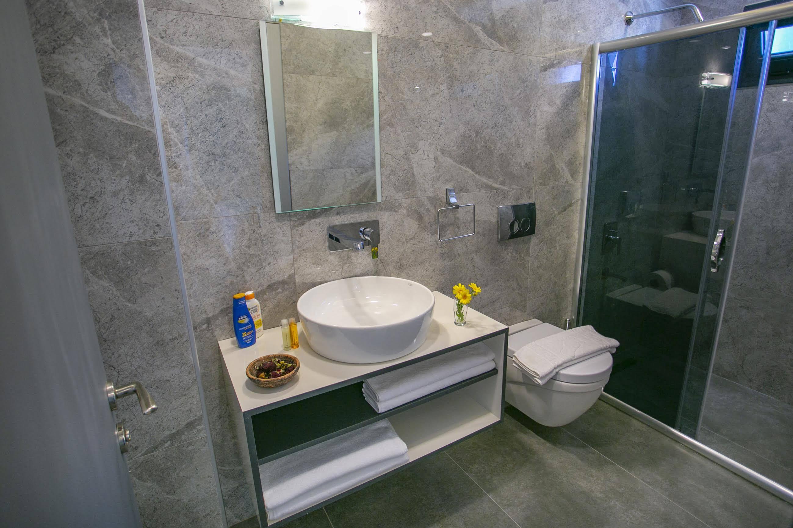 Monastery Suites Hotel-Fethiye โอลลุนเดนิซ ภายนอก รูปภาพ