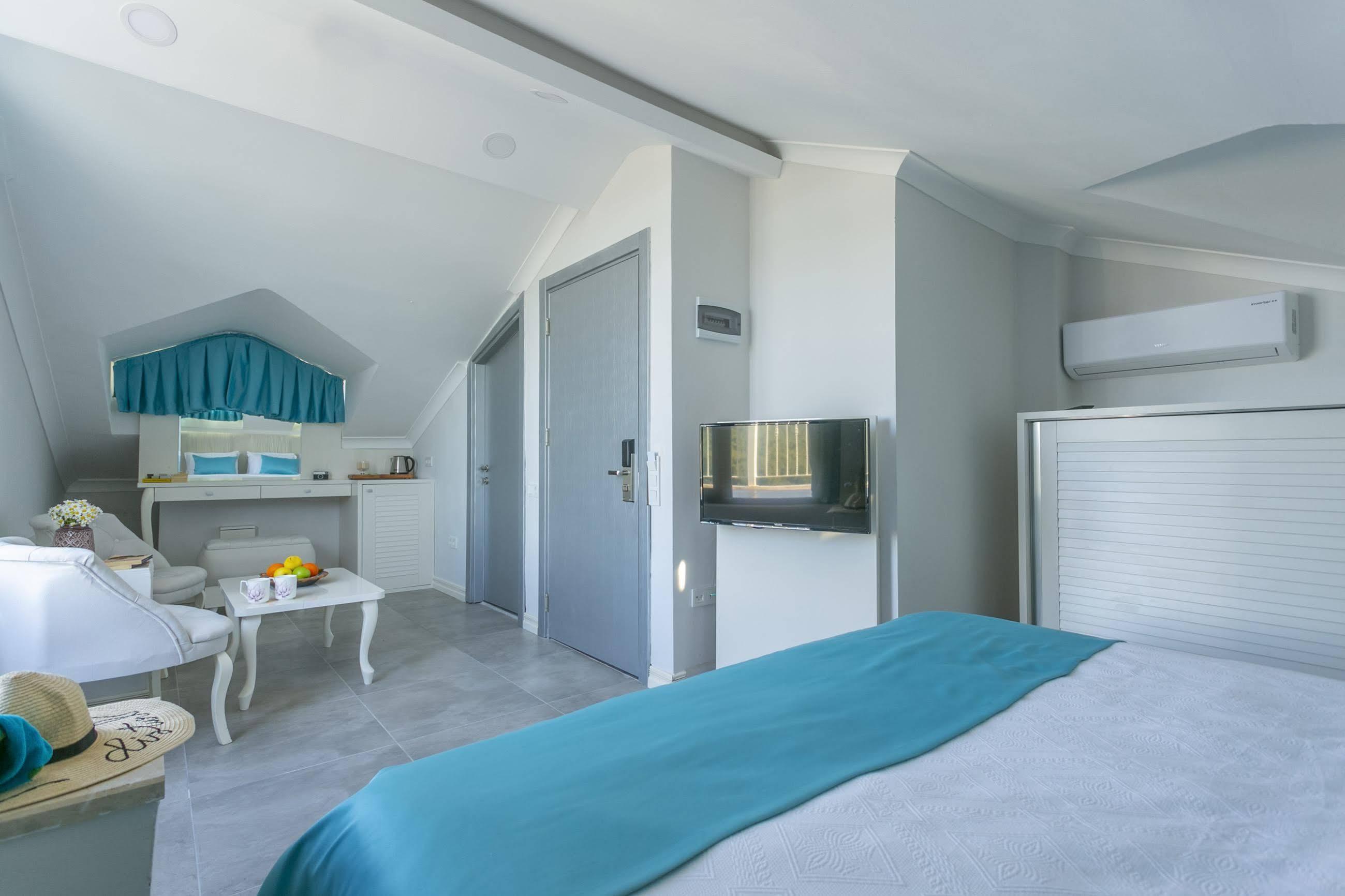 Monastery Suites Hotel-Fethiye โอลลุนเดนิซ ภายนอก รูปภาพ