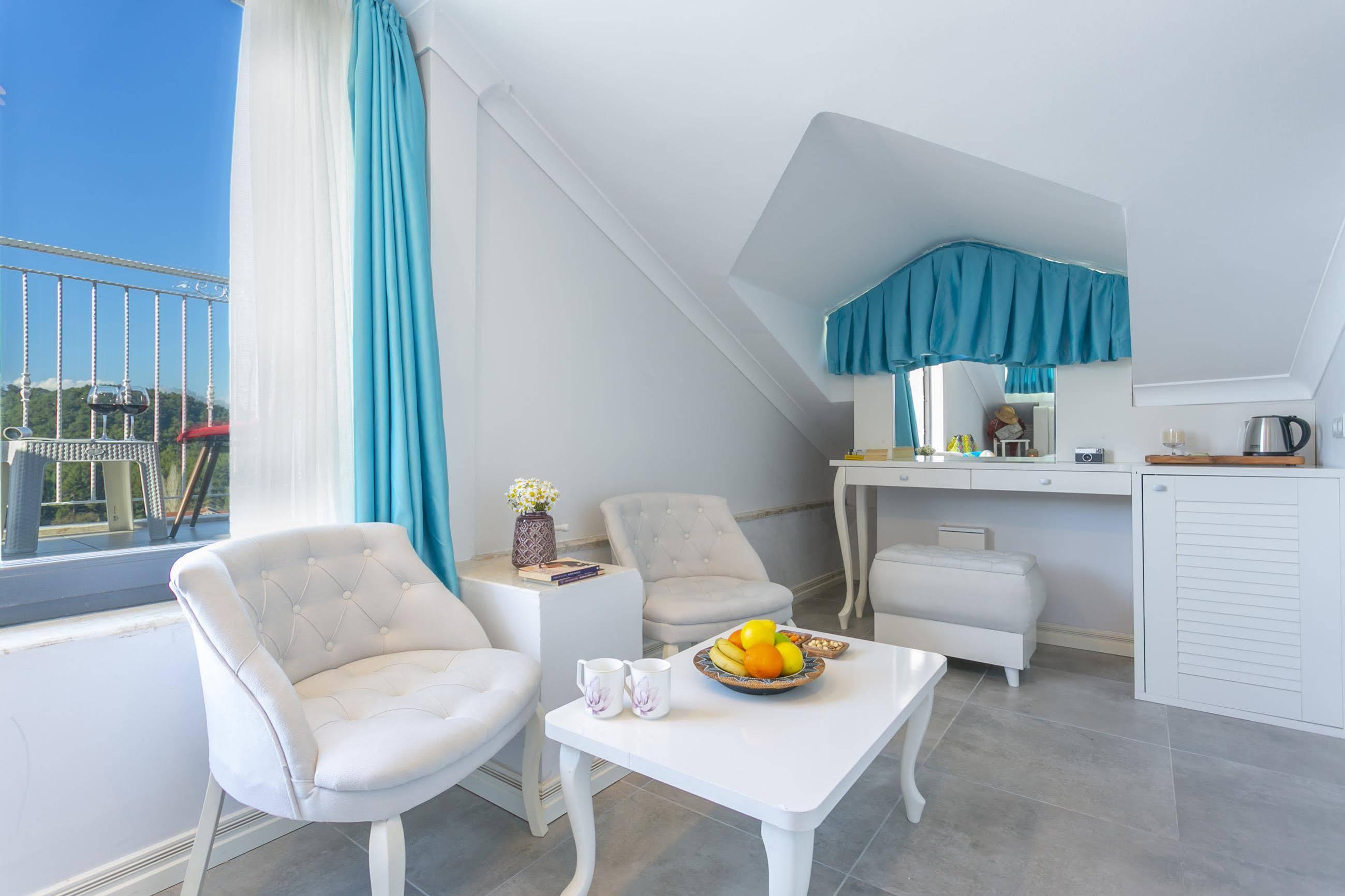 Monastery Suites Hotel-Fethiye โอลลุนเดนิซ ภายนอก รูปภาพ