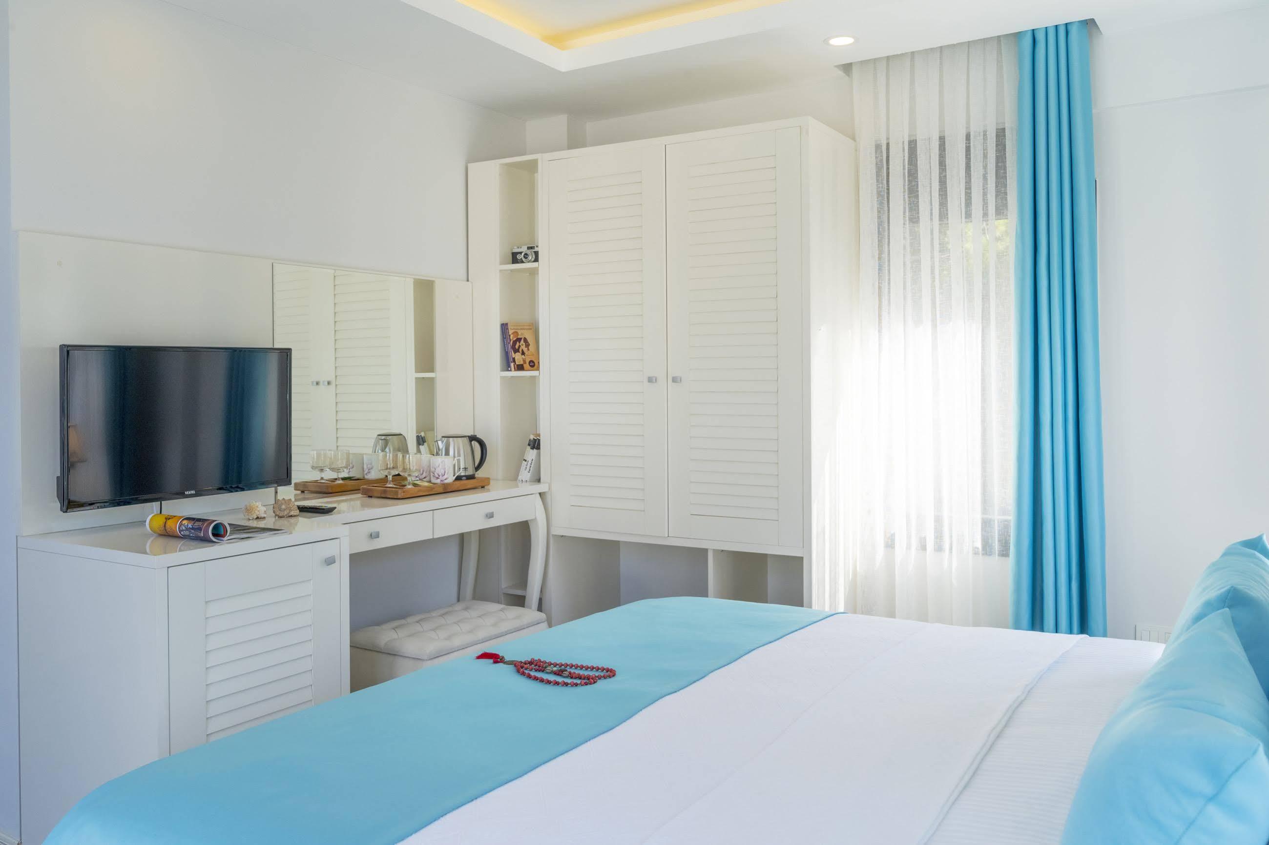 Monastery Suites Hotel-Fethiye โอลลุนเดนิซ ภายนอก รูปภาพ