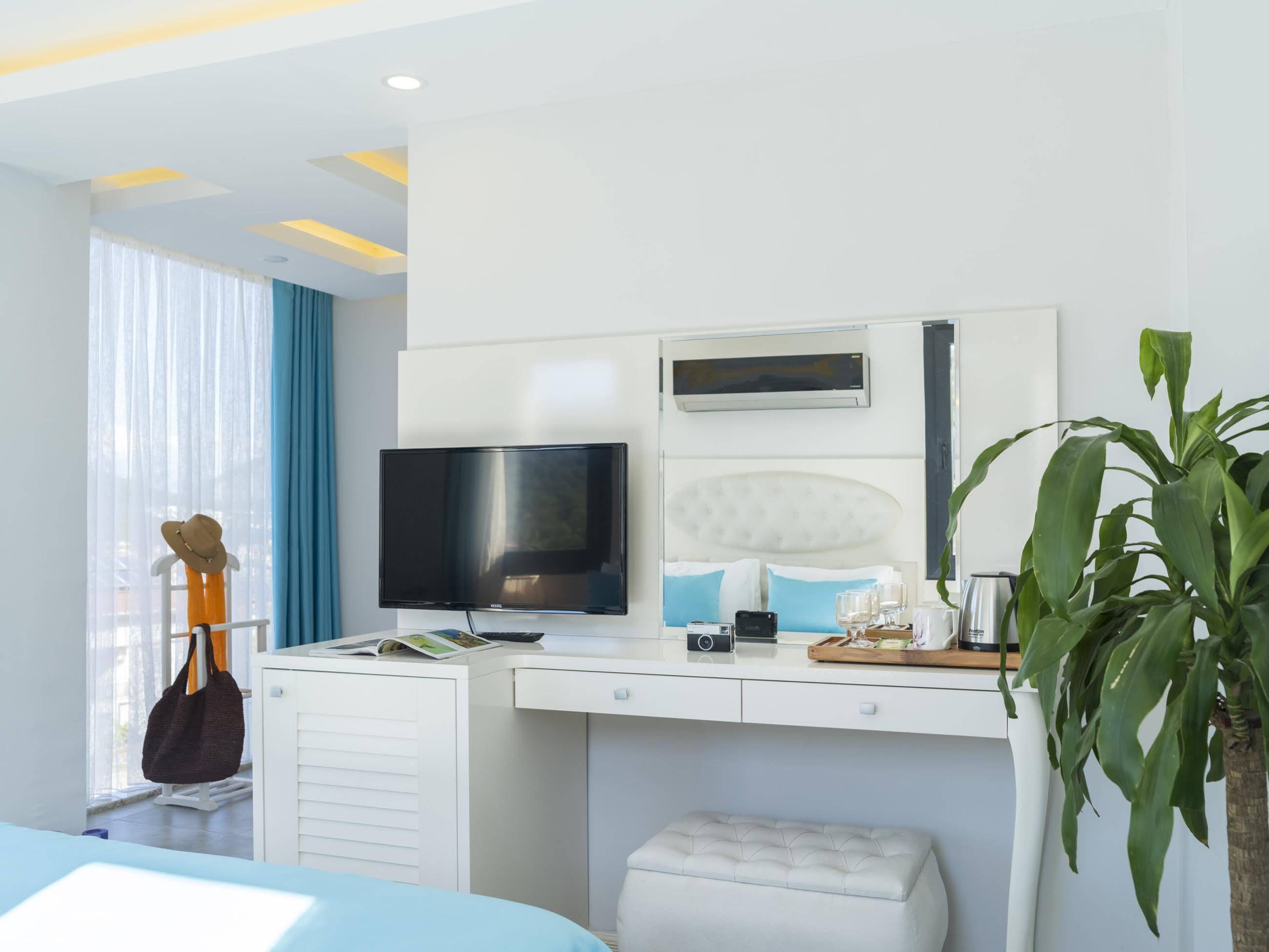 Monastery Suites Hotel-Fethiye โอลลุนเดนิซ ภายนอก รูปภาพ