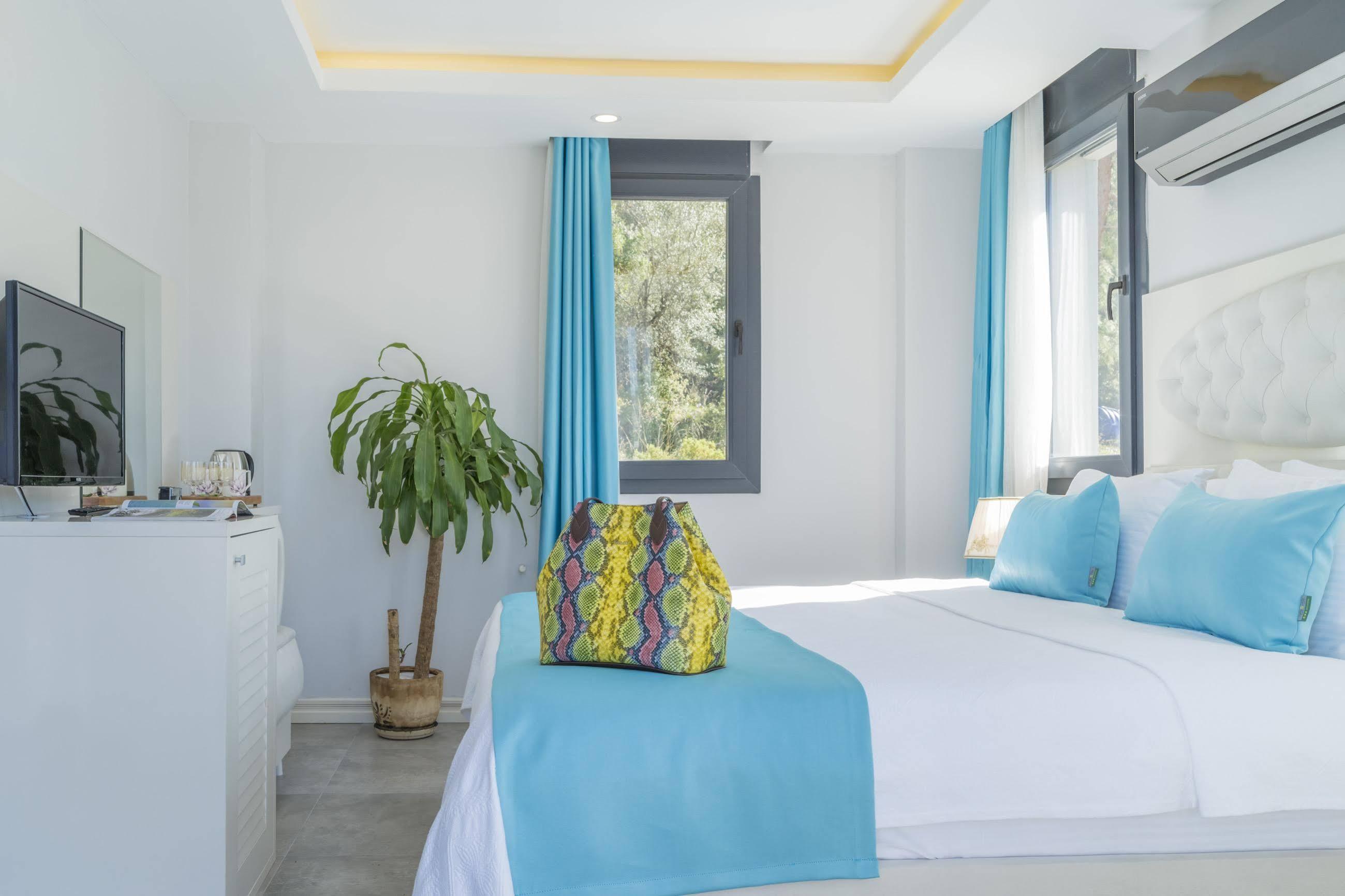 Monastery Suites Hotel-Fethiye โอลลุนเดนิซ ภายนอก รูปภาพ
