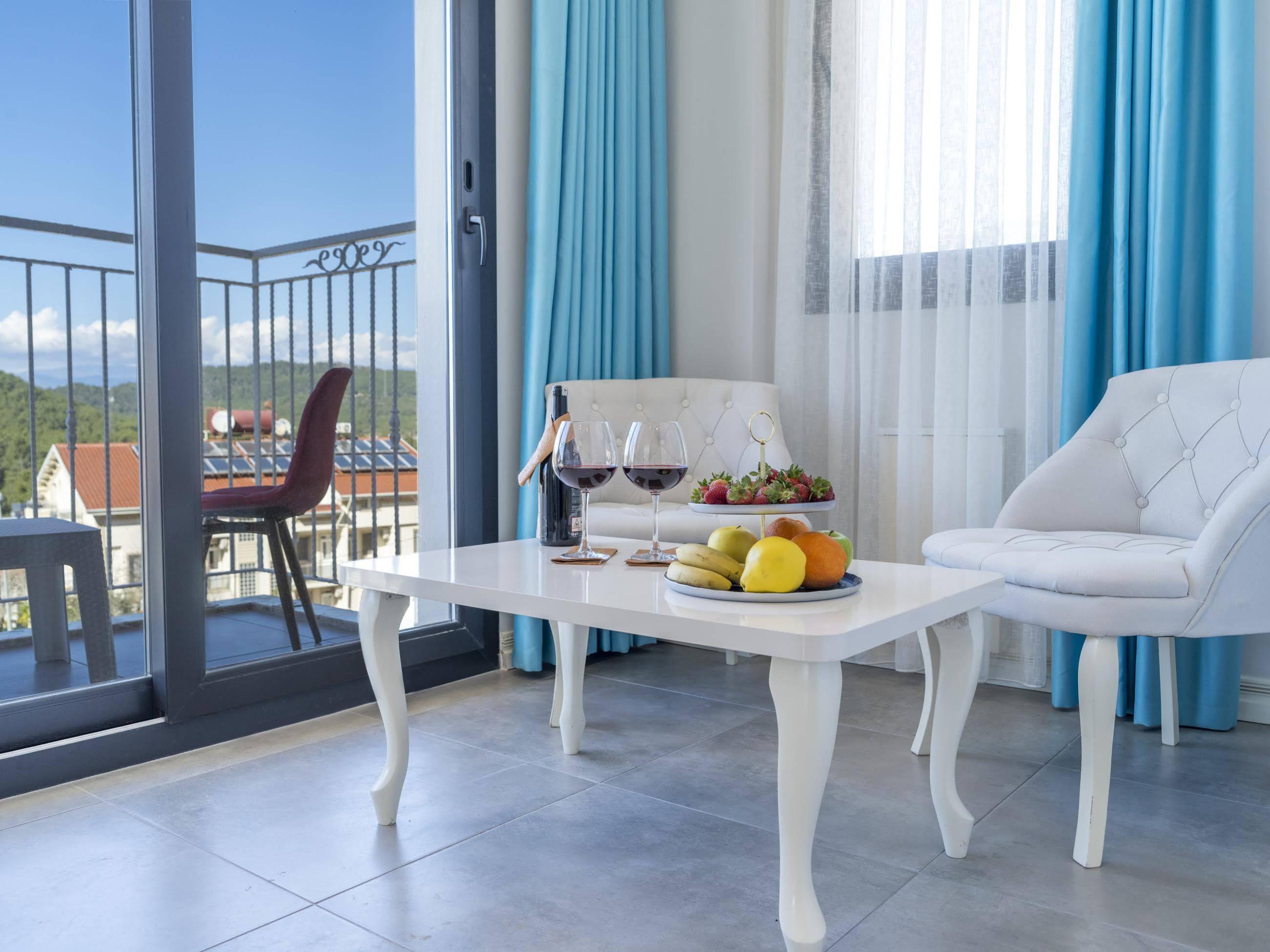 Monastery Suites Hotel-Fethiye โอลลุนเดนิซ ภายนอก รูปภาพ
